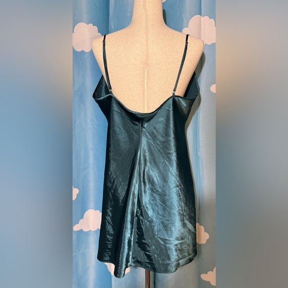 2 vintage slips. Fuschia and forest green. Lacy, embroidery on pink- L - Picture 3 of 11